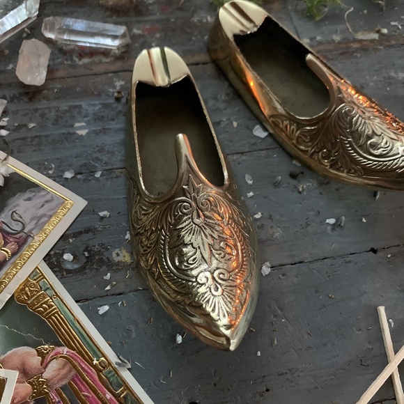 60's MOROCCAN ETCHED TURKISH BRASS SLIPPER TRAY - Picture 9 of 11